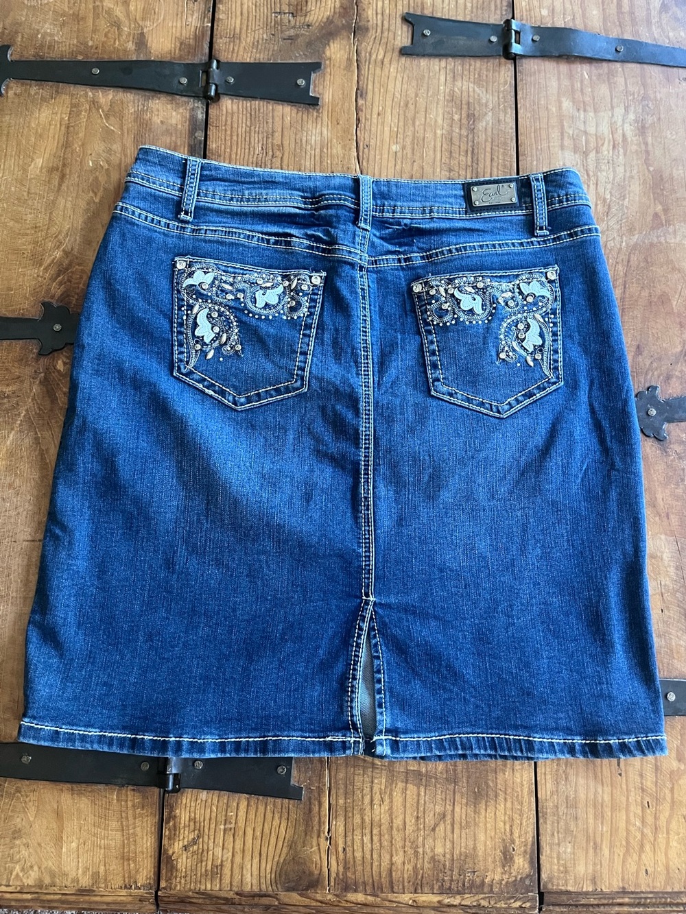 Earl Jeans Blue Denim Pencil Skirt with Embroidered Pockets‎